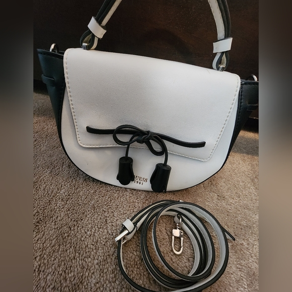 Guess bag - Picture 1 of 6